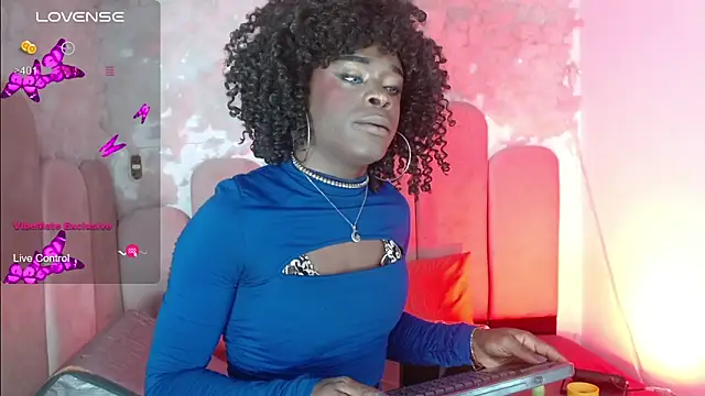 Snapshot of puca_ebony chatting on May 26, 1:07 pm puca ebony online show from May 26, 1:07 pm