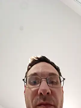 Iliketocooksquirt25 online show from December 15, 11:31 pm