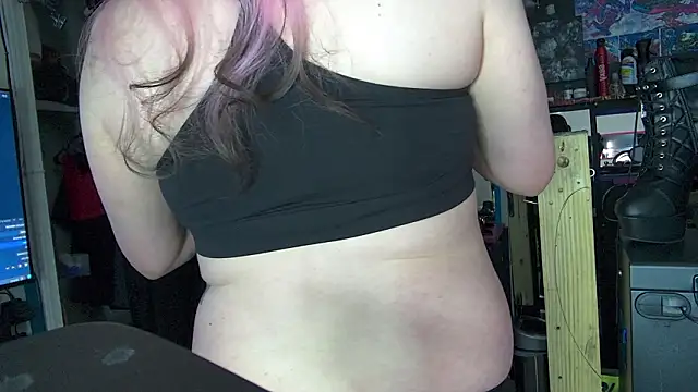 Snapshot of famousALYX chatting on February 28, 10:27 am famousALYX online show from February 28, 10:27 am