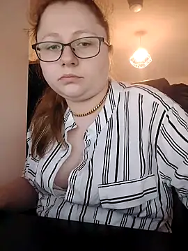 Kiarassecrets online show from March 24, 9:03 am