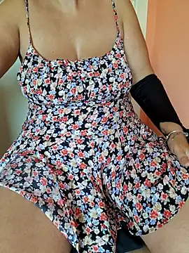 Snapshot of Miss_Barbarella chatting on July 27, 1:18 pm Miss Barbarella online show from July 27, 1:18 pm