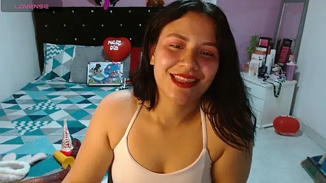Snapshot of soniafuckboobs chatting on February 25, 9:35 pm soniafuckboobs online show from February 25, 9:35 pm
