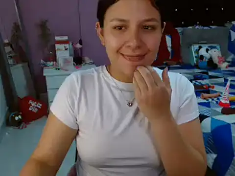 Snapshot of soniafuckboobs chatting on February 28, 9:33 pm soniafuckboobs online show from February 28, 9:33 pm
