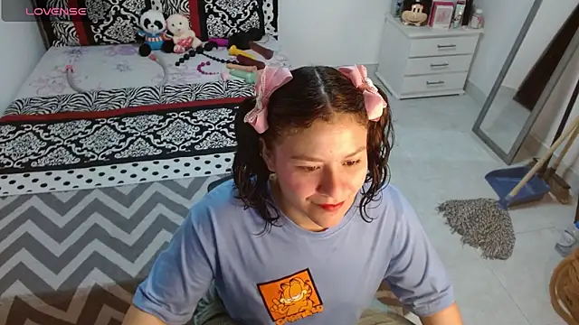 Snapshot of soniafuckboobs chatting on October 7, 12:35 pm soniafuckboobs online show from October 7, 12:35 pm