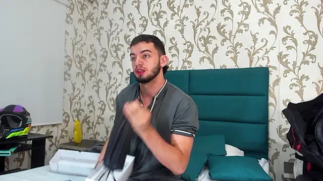 Michael magno online show from December 3, 10:17 am