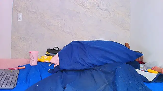 Snapshot of sofi_balvin chatting on March 11, 1:37 am sofi balvin online show from March 11, 1:37 am