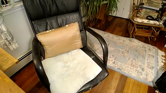 Snapshot of Happyjaxx chatting on November 18, 11:15 pm Happyjaxx online show from November 18, 11:15 pm