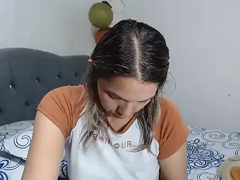 Snapshot of Chantal_hott chatting on December 29, 1:34 am Chantal hott online show from December 29, 1:34 am