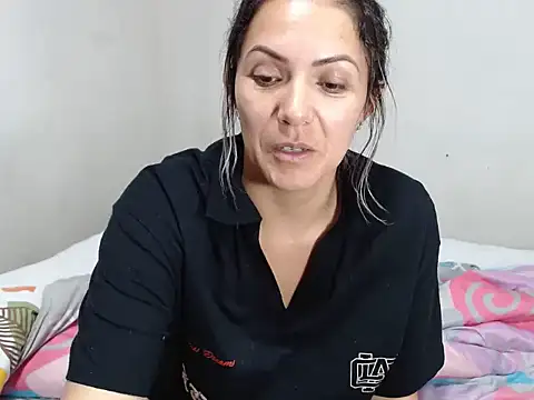 Snapshot of Chantal_hott chatting on January 10, 6:20 am Chantal hott online show from January 10, 6:20 am