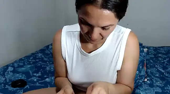 Snapshot of Chantal_hott chatting on January 14, 1:47 am Chantal hott online show from January 14, 1:47 am