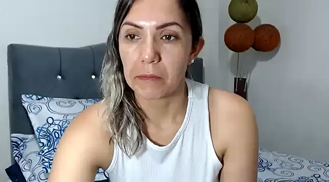 Snapshot of Chantal_hott chatting on March 8, 1:39 am Chantal hott online show from March 8, 1:39 am