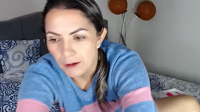 Snapshot of Chantal_hott chatting on September 24, 2:53 pm Chantal hott online show from September 24, 2:53 pm