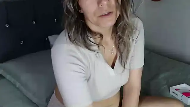 Snapshot of Chantal_hott chatting on October 10, 8:41 pm Chantal hott online show from October 10, 8:41 pm