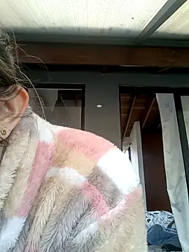 Snapshot of Chantal_hott chatting on October 28, 4:42 pm Chantal hott online show from October 28, 4:42 pm