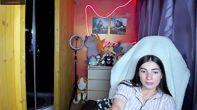 Fiery Brunette  online show from June 21, 11:13 am