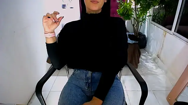 Snapshot of BitterMomXxx chatting on September 25, 12:53 pm BitterMomXxx online show from September 25, 12:53 pm