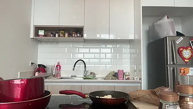 ChocolateCakeQueen online show from January 28, 5:35 pm