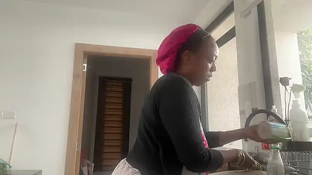 ChocolateCakeQueen online show from October 18, 3:02 pm