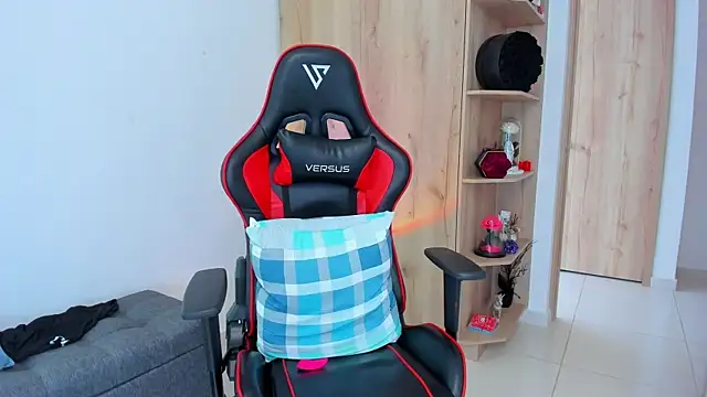  amanda seyfried19 online show from February 4, 3:51 pm