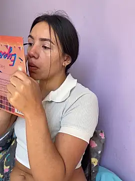 hannahb-e online show from January 19, 4:36 pm