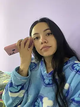 hannahb-e online show from January 22, 2:48 am