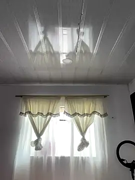 Snapshot of hannahb-e chatting on October 7, 5:21 pm hannahb-e online show from October 7, 5:21 pm