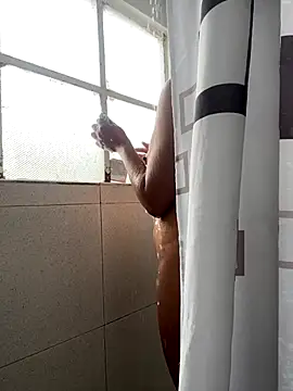 Snapshot of hannahb-e chatting on October 29, 8:32 pm hannahb-e online show from October 29, 8:32 pm