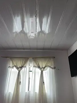 hannahb-e online show from March 12, 4:13 pm