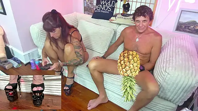 Snapshot of sexyandjagundo chatting on June 14, 7:05 pm sexyandjagundo online show from June 14, 7:05 pm