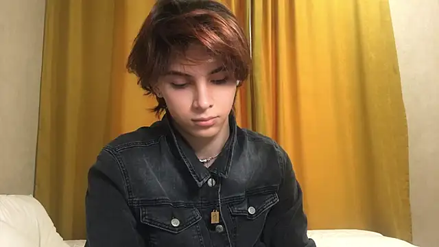 Snapshot of k0sta_ chatting on December 26, 4:43 am k0sta online show from December 26, 4:43 am