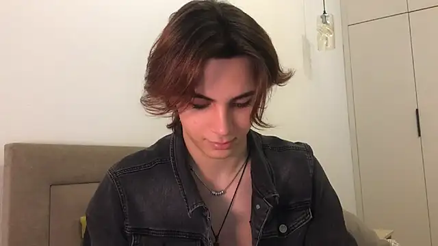 Snapshot of k0sta_ chatting on January 11, 8:54 pm k0sta online show from January 11, 8:54 pm
