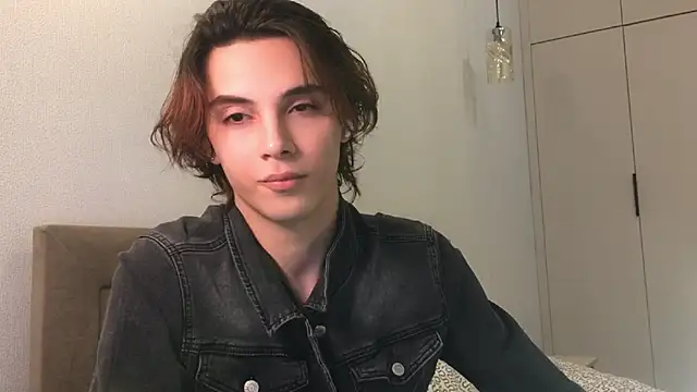 Snapshot of k0sta_ chatting on January 16, 8:25 pm k0sta online show from January 16, 8:25 pm