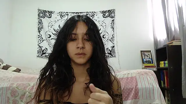 AlinaWoolf  online show from January 17, 8:33 pm