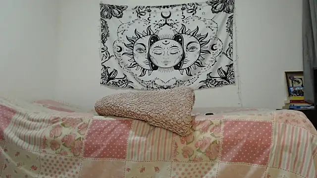 AlinaWoolf  online show from January 29, 5:19 am