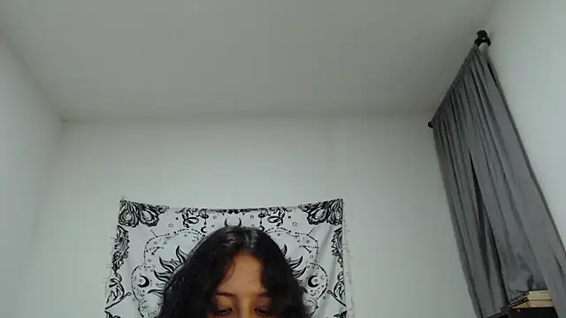 AlinaWoolf  online show from March 8, 4:45 am