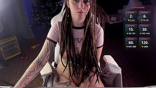 CutieMaevee online show from January 8, 1:52 pm