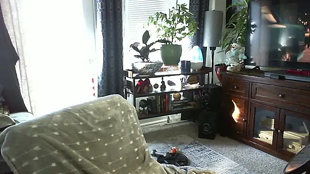 CeceilaMoon online show from January 7, 5:48 pm