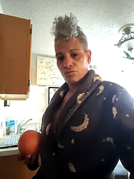 Snapshot of CeceilaMoon chatting on February 14, 4:26 pm CeceilaMoon online show from February 14, 4:26 pm