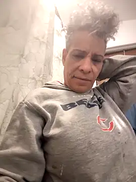 Snapshot of CeceilaMoon chatting on February 20, 9:26 pm CeceilaMoon online show from February 20, 9:26 pm