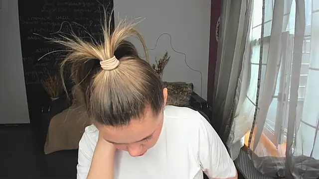 Snapshot of IsabellaBler chatting on February 18, 6:53 am IsabellaBler online show from February 18, 6:53 am