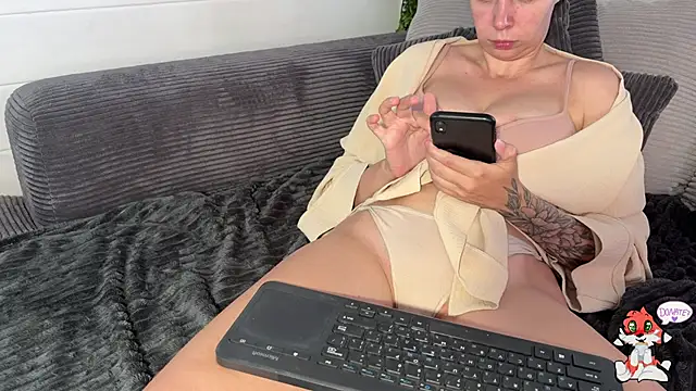 -Sweet-Kitty- online show from June 30, 5:52 am
