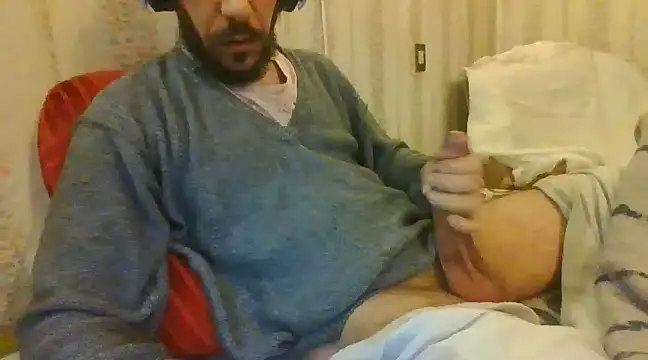 Snapshot of tozebrito_hd chatting on December 27, 12:50 am tozebrito hd online show from December 27, 12:50 am