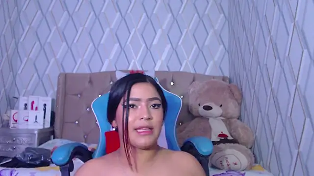 NicolleTaylor online show from January 13, 4:18 am