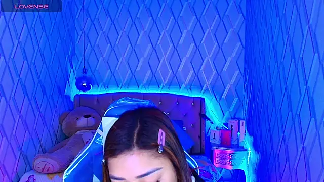 NicolleTaylor online show from October 14, 4:02 am