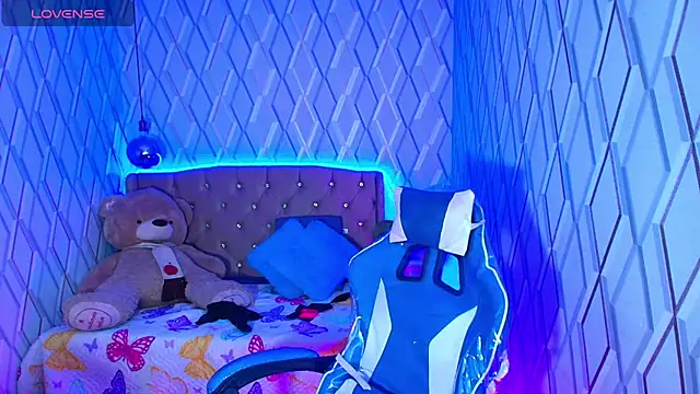 NicolleTaylor online show from October 27, 3:10 am