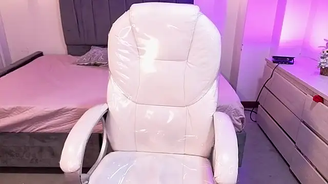 Snapshot of iam_sofiia chatting on February 15, 8:16 pm iam sofiia online show from February 15, 8:16 pm