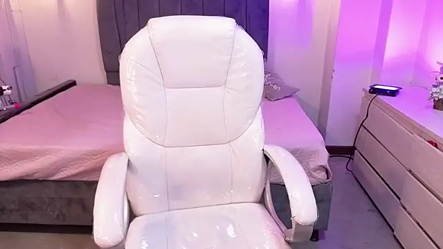 Snapshot of iam_sofiia chatting on February 17, 8:59 pm iam sofiia online show from February 17, 8:59 pm