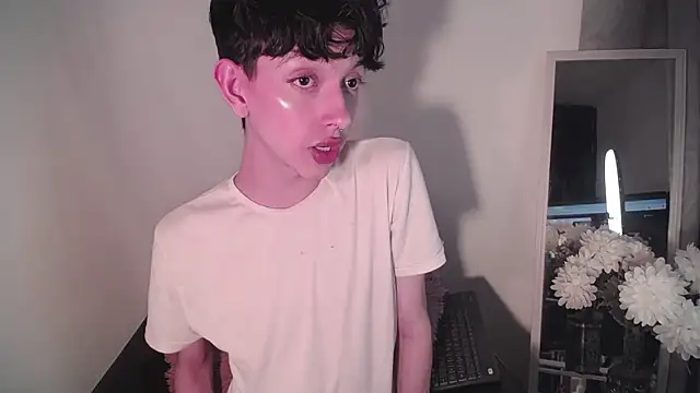 lyamthommpson online show from February 8, 7:15 am