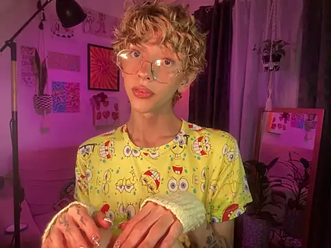 lyamthommpson online show from February 23, 4:10 am