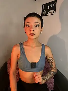 lisathommpson online show from January 20, 11:21 pm